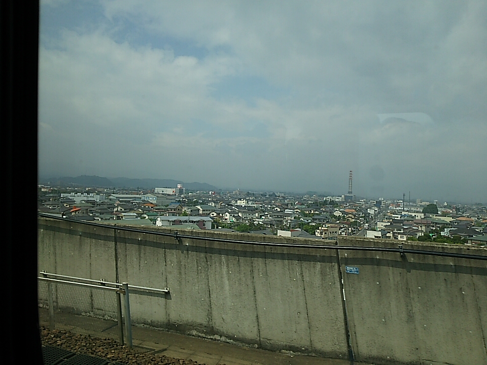 新幹線の窓から写真