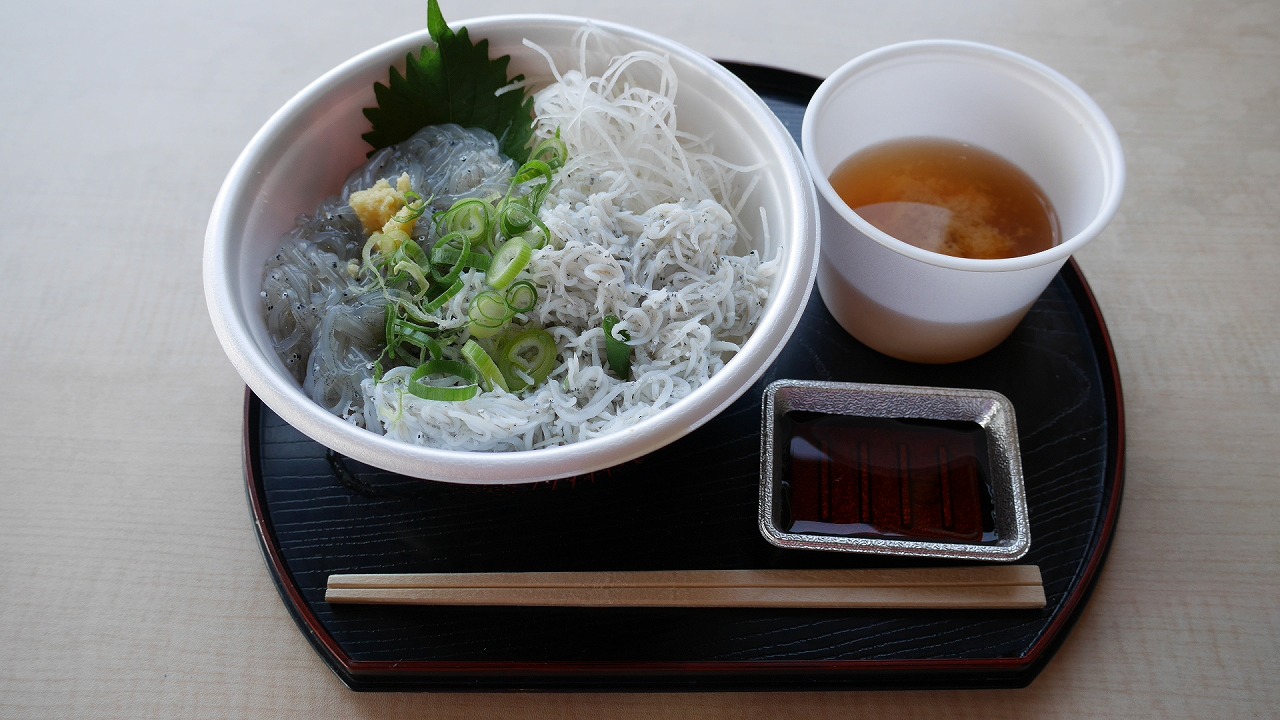 生しらす二種丼